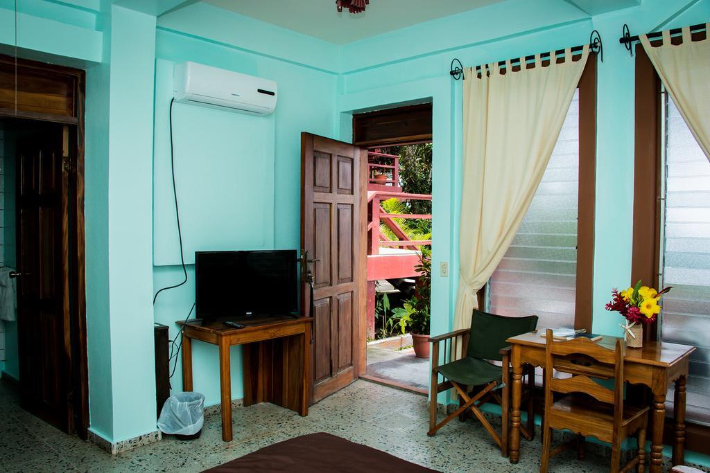 Hotel Maya Vista Tela Buitenkant foto