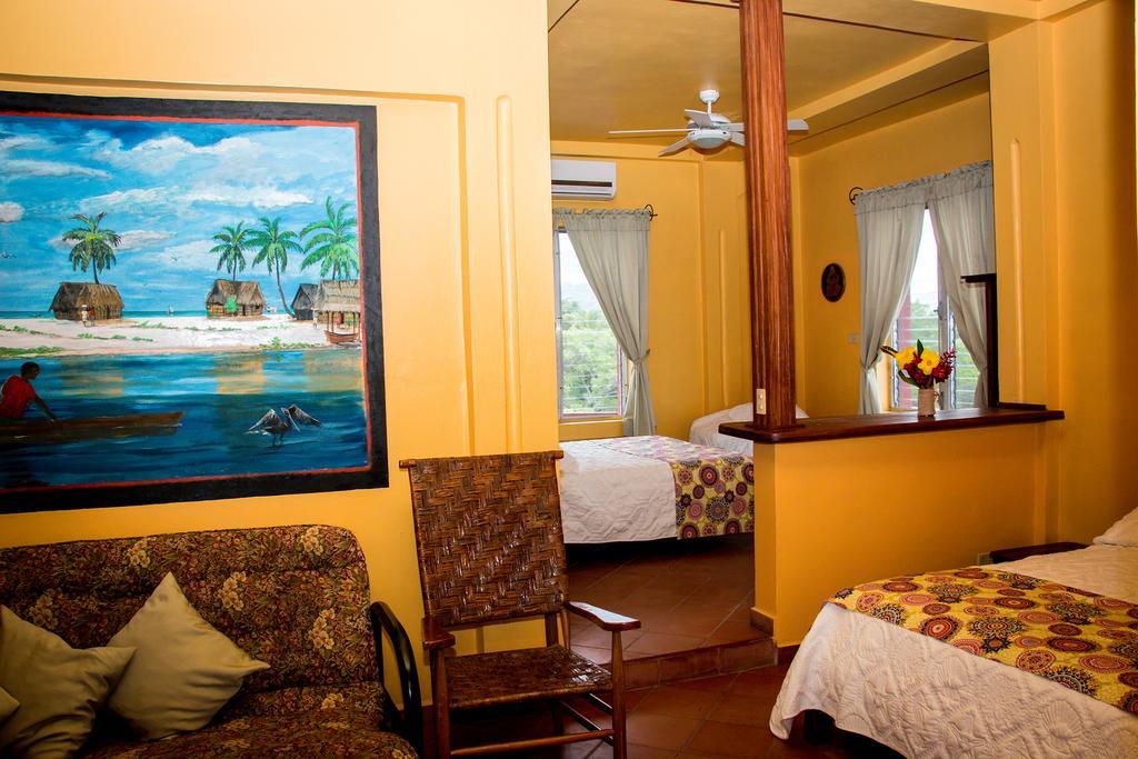 Hotel Maya Vista Tela Buitenkant foto